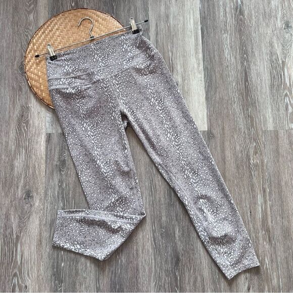 VARLEY NEW gray leopard print high rise 25”‎ leggings women’s size L - Picture 1 of 5